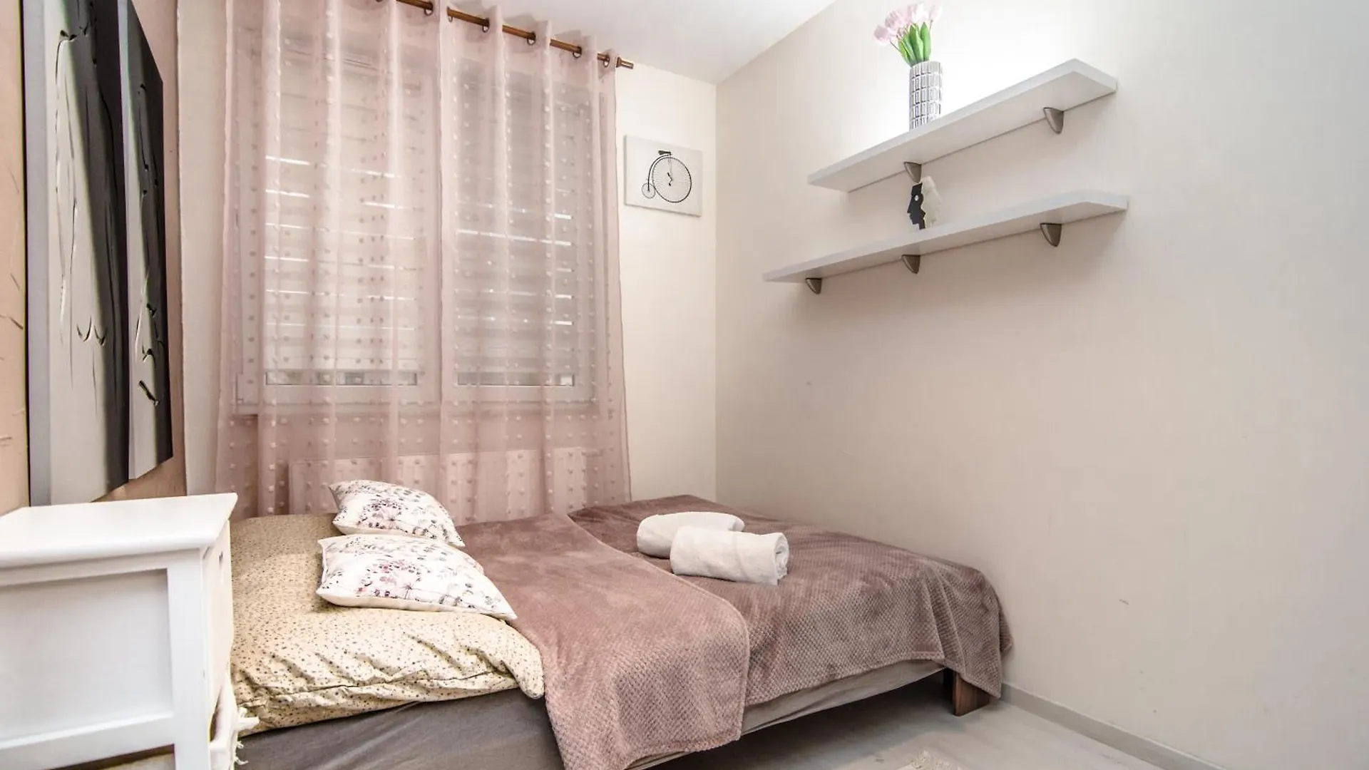 Apartment Apartament Z Ogrodkiem - Alldayholiday Kolobrzeg Poland